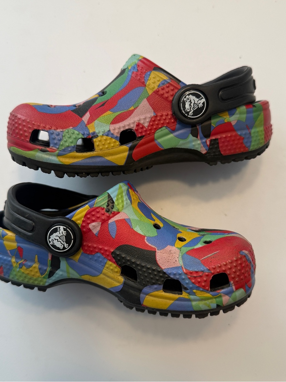 Kids Crocs Multi-Color Clog Shoes with Black Strap Size 7